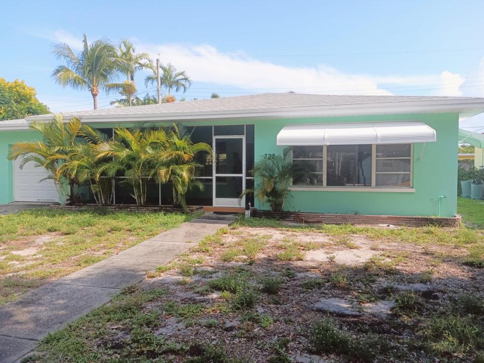 322 Vanderbilt Drive, Lake Worth Beach, Florida 33460