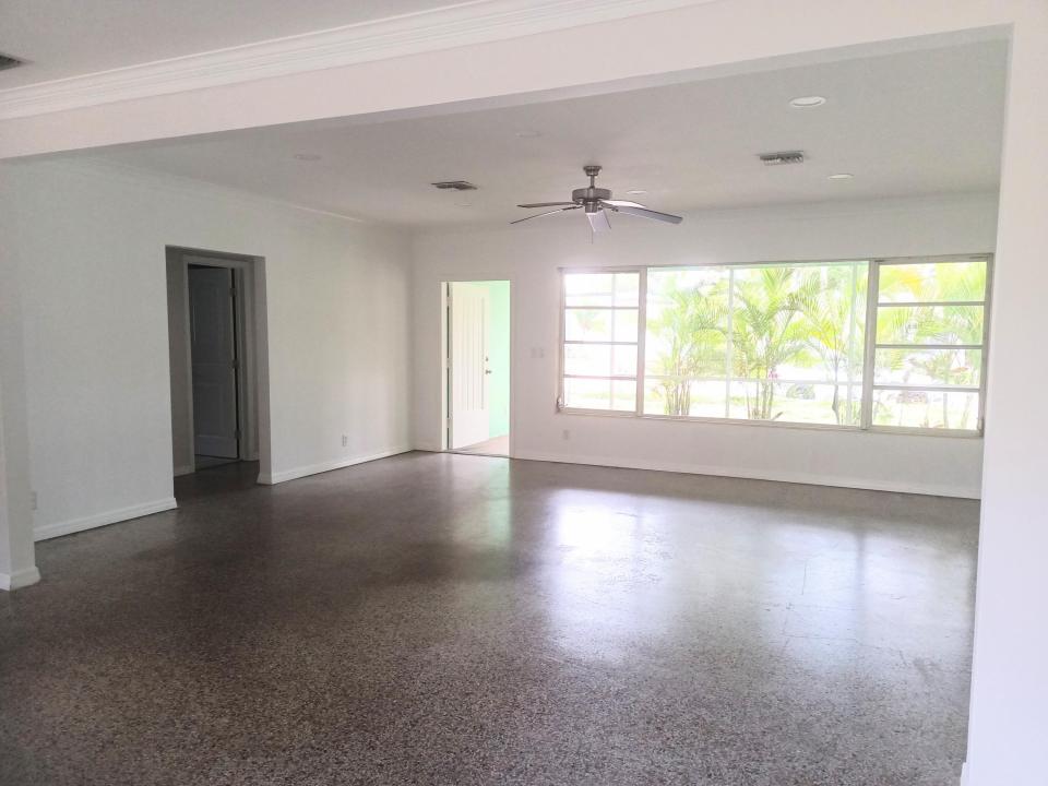 322 Vanderbilt Drive, Lake Worth Beach, Florida 33460
