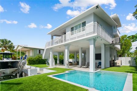 215 Wildwood Cir, Key Largo, Florida 33037, USA