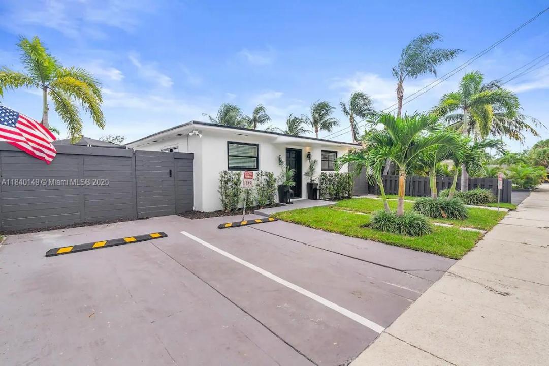 1469 NW 10th St, Dania Beach, Florida 33004, Estados Unidos