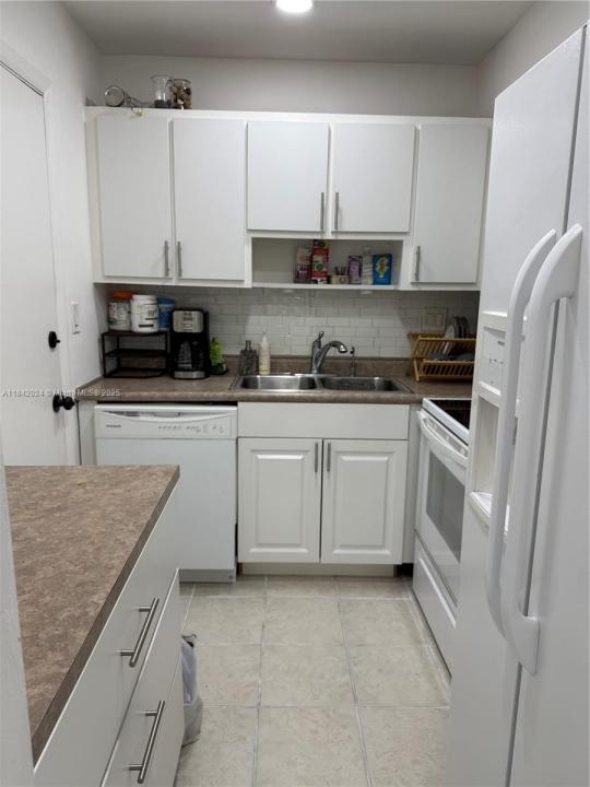 3000 NE 16th Ave 209, Oakland Park, Florida 33334