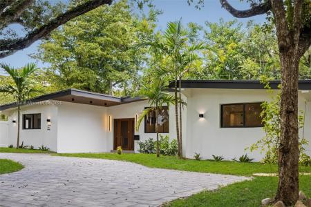 2180 NE 190th Ter, Miami, Florida 33179, USA