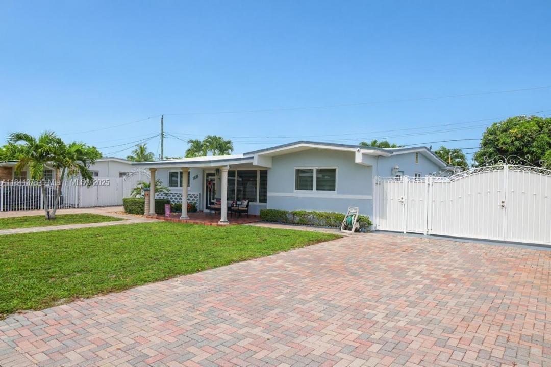 5535 W 13th Ave, Hialeah, Florida 33012, USA