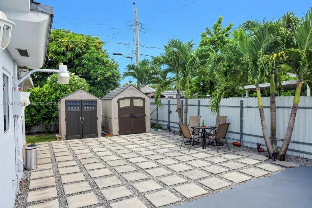5535 W 13th Ave, Hialeah, Florida 33012, USA