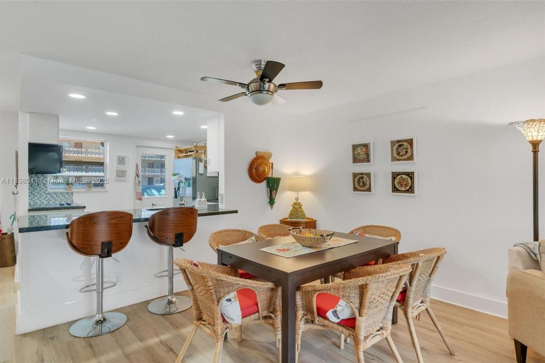 233 NE 14th Ave 108, Hallandale Beach, Florida 33009, Stati Uniti
