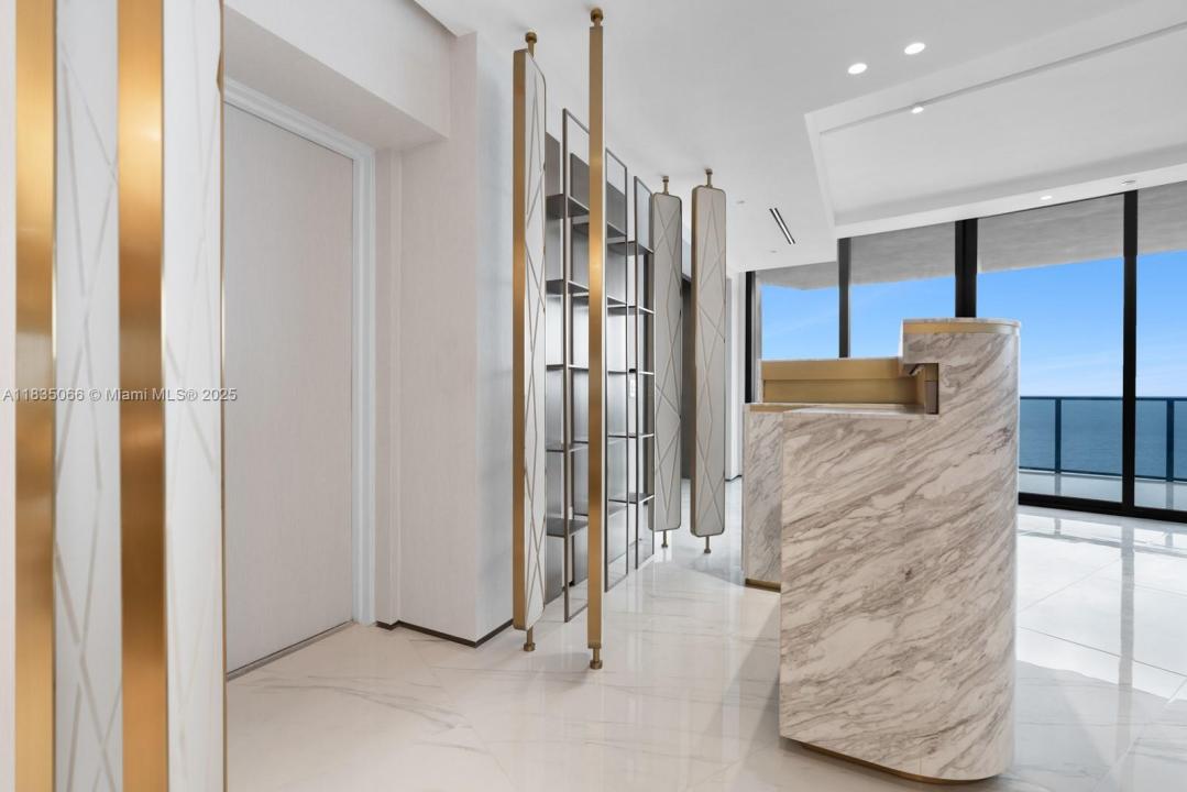 18555 Collins Ave 2701, Sunny Isles Beach, Floryda 33160, USA