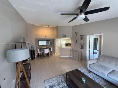 2021 SE 10th Av 220, Fort Lauderdale, Florida 33316, USA