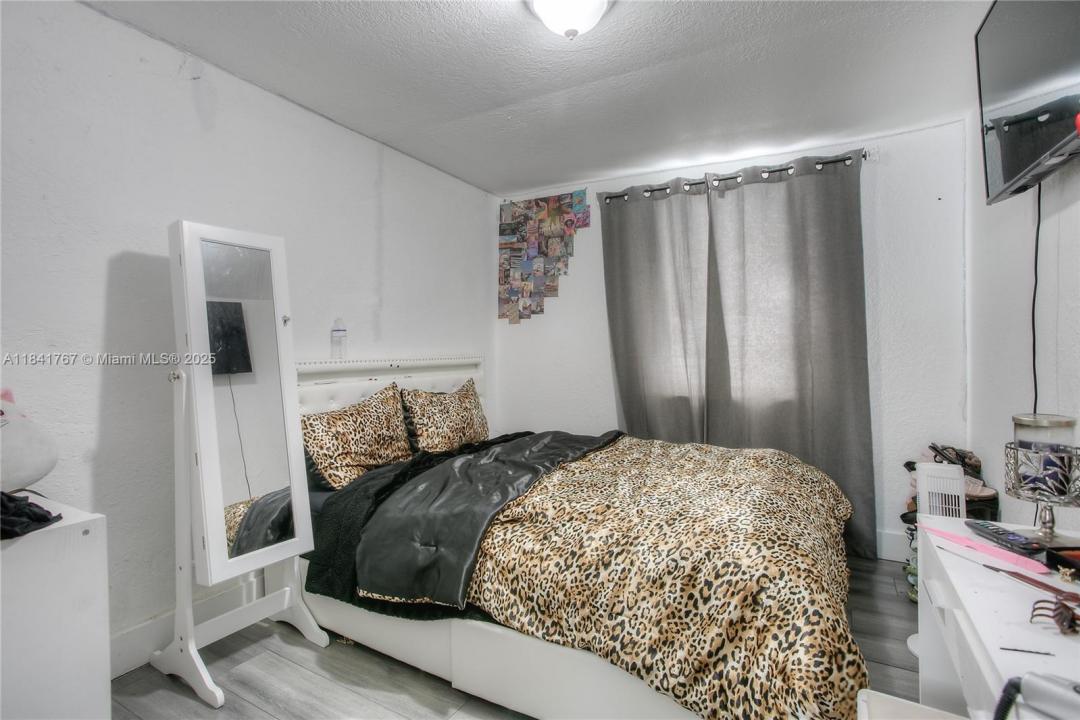 2051 NW 152nd Ter, Miami Gardens, Flórida 33054, Estados Unidos