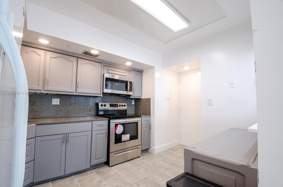 2150 Sans Souci Blvd B305, North Miami, 佛罗里达州 33181, 美国