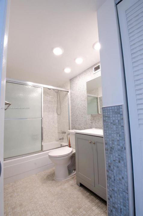 2150 Sans Souci Blvd B305, North Miami, 佛罗里达州 33181, 美国