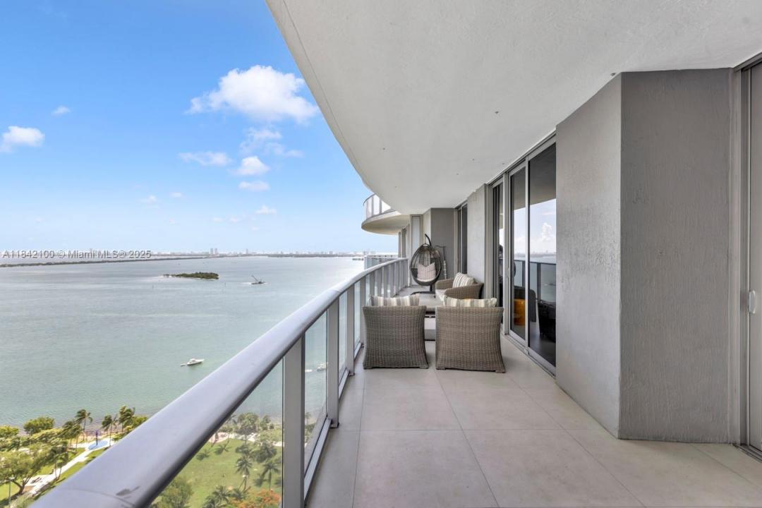 488 NE 18th St 2511, Miami, Florida 33132, Estados Unidos