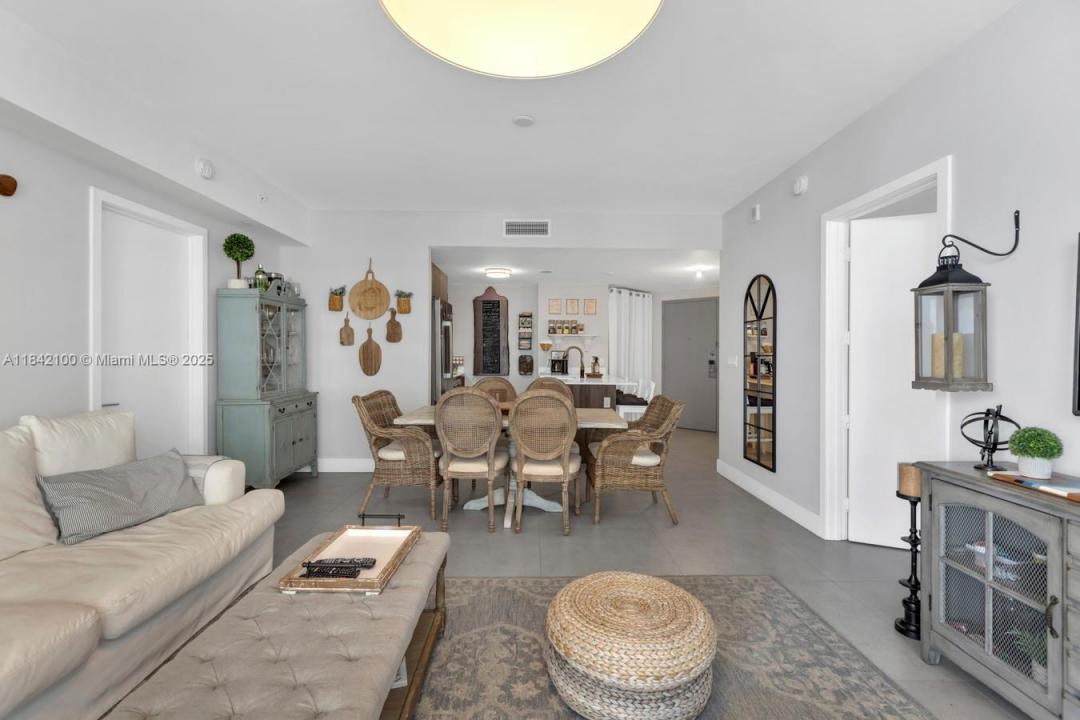 488 NE 18th St 2511, Miami, Florida 33132, Estados Unidos
