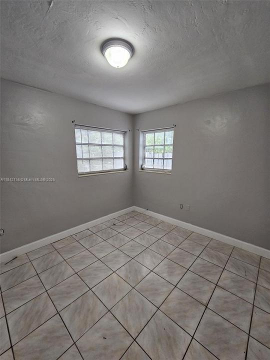 482 NE 136th St 482, North Miami, Flórida 33161, Estados Unidos