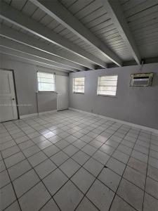 482 NE 136th St 482, North Miami, Florida 33161, USA