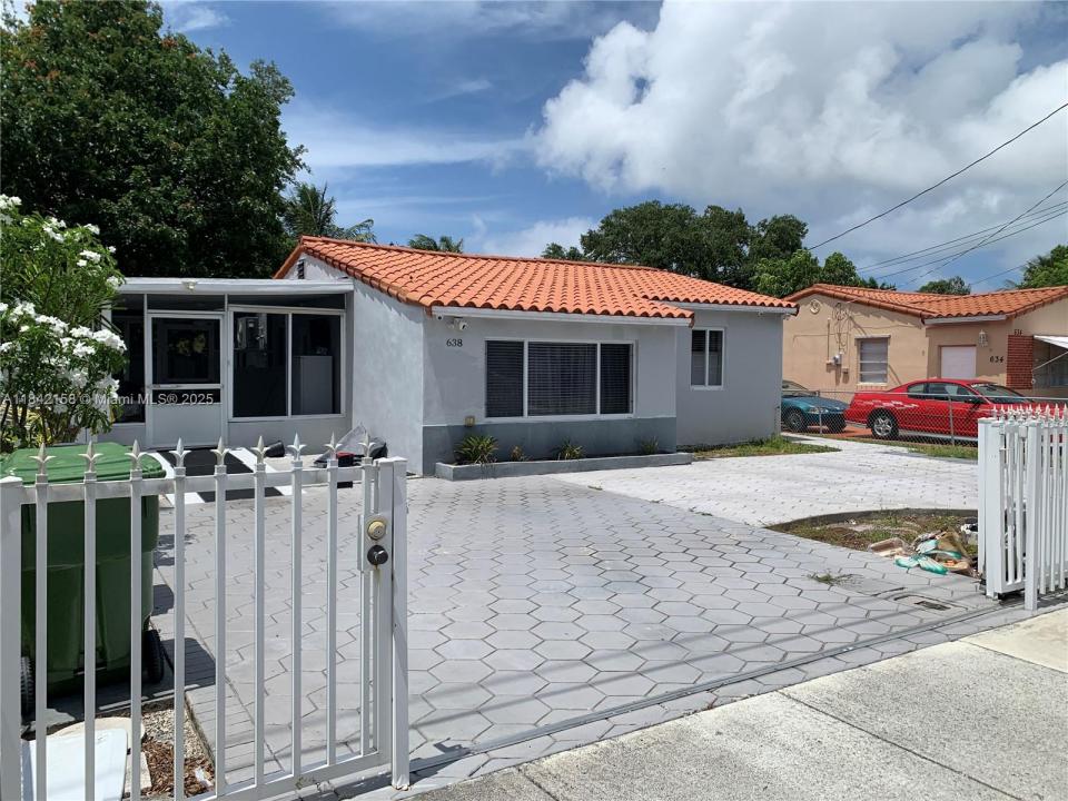 638 SW 10th St, Hallandale Beach, Florida 33009, Stati Uniti
