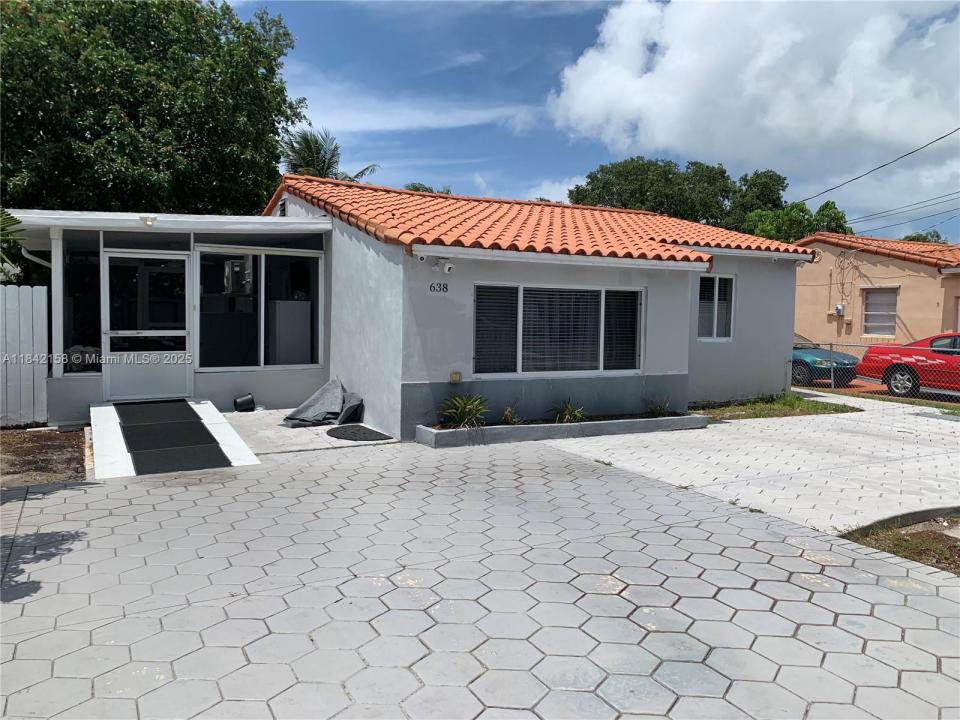 638 SW 10th St, Hallandale Beach, Florida 33009, Stati Uniti
