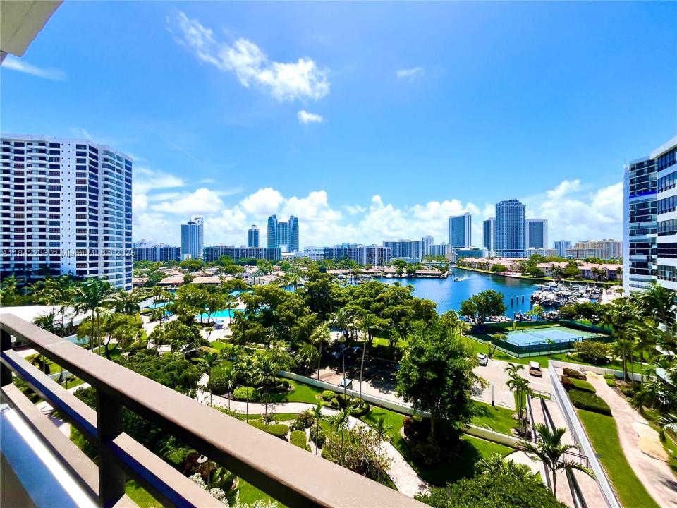 500 Three Islands Blvd 502, Hallandale Beach, Florida 33009, HOA KỲ