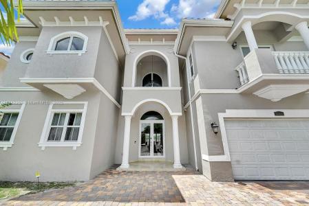3521 Forest View Cir, Dania Beach, Florida 33312, USA