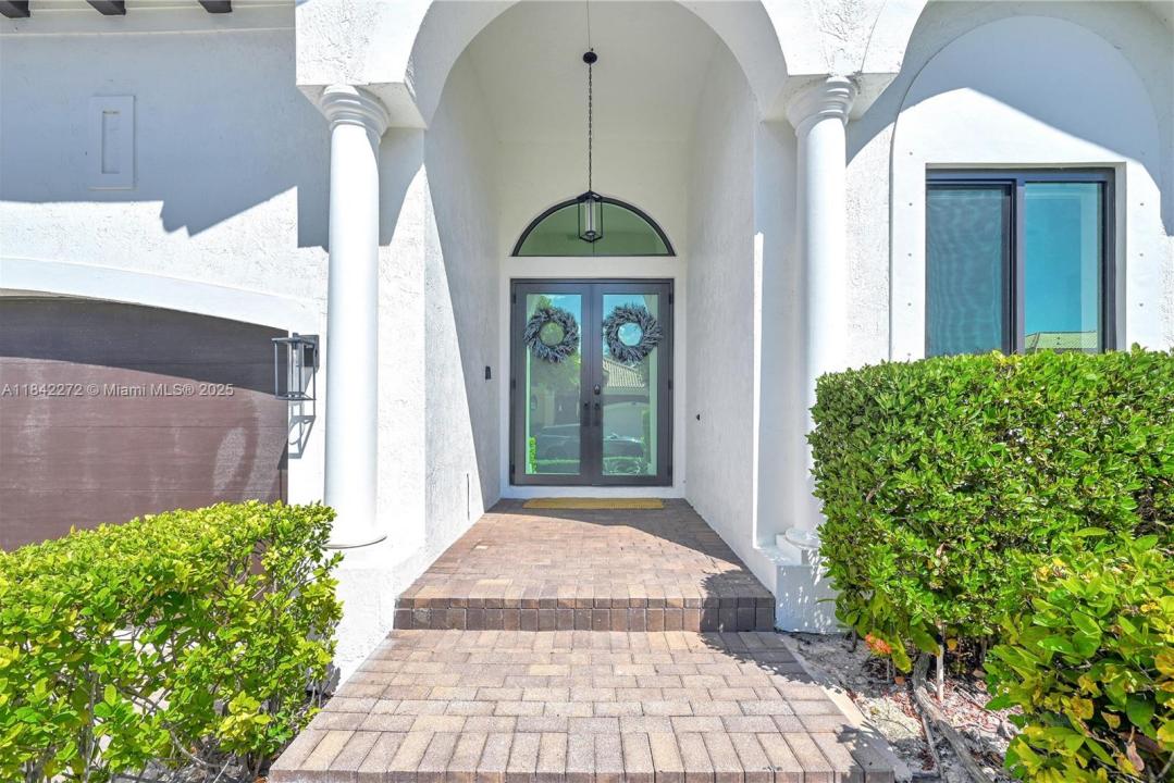 7565 SW 190th St, Cutler Bay, Florida 33157