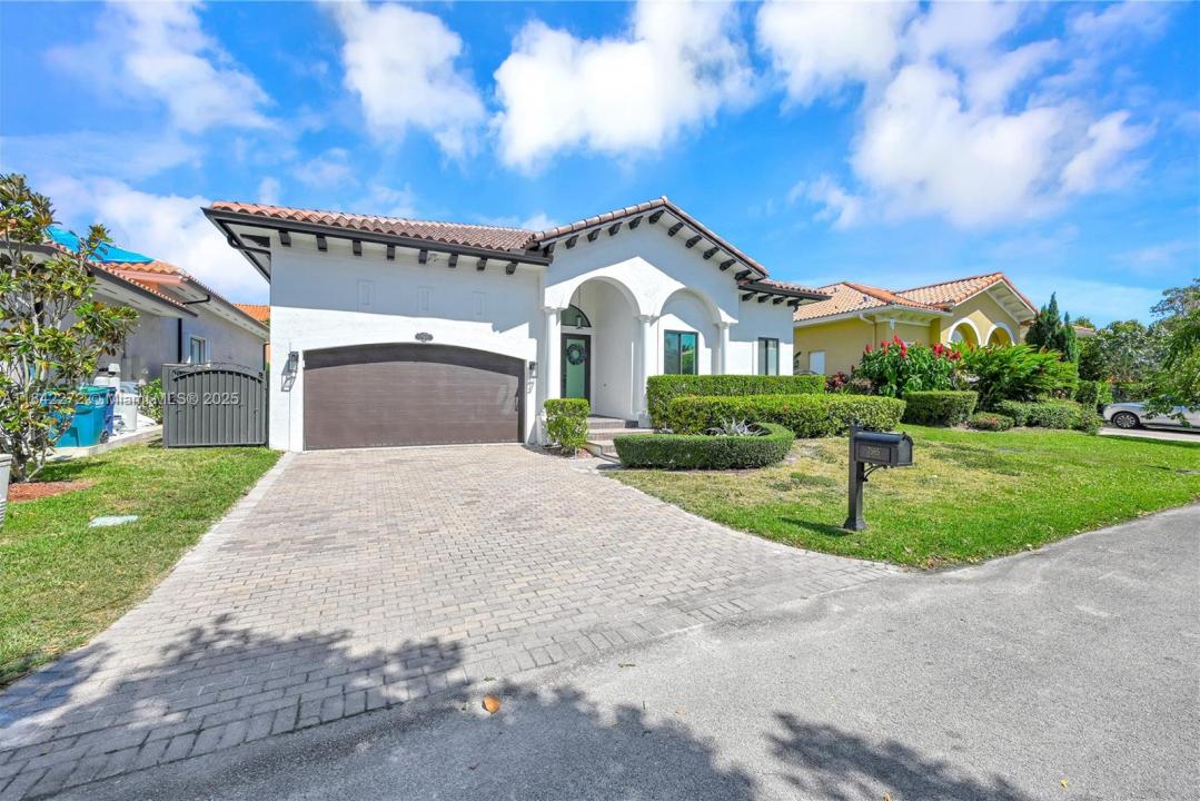 7565 SW 190th St, Cutler Bay, Florida 33157