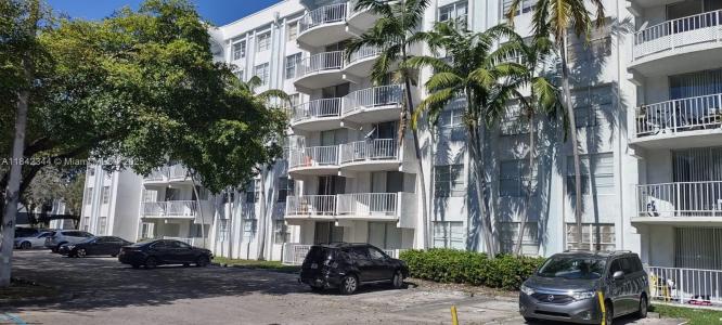 494 NW 165th St Rd C-403, Miami, Florida 33169, USA