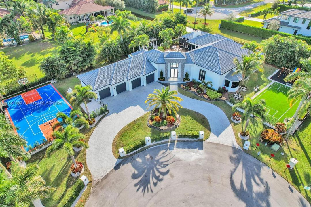 11400 NW 7th St, Plantation, Florida 33325