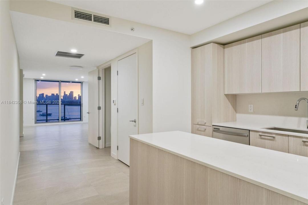 1500 Bay Rd N-0302, Miami Beach, Florida 33139