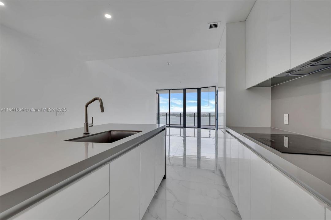 700 NE 24 ST 5005, Miami, Flórida 33137, Estados Unidos