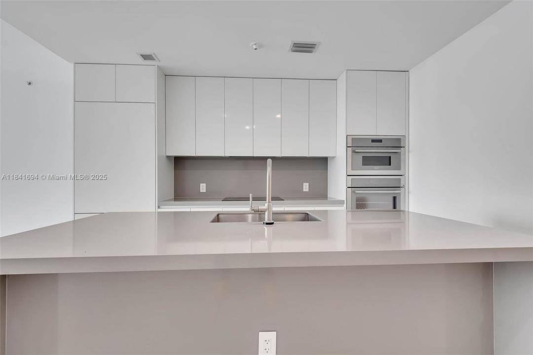 700 NE 24 ST 5005, Miami, Flórida 33137, Estados Unidos