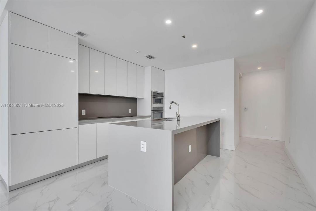 700 NE 24 ST 5005, Miami, Flórida 33137, Estados Unidos