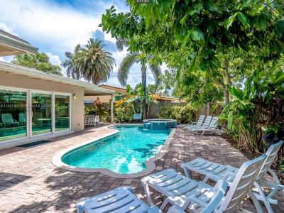906 N 13th Ave, Hollywood, Florida 33019, USA