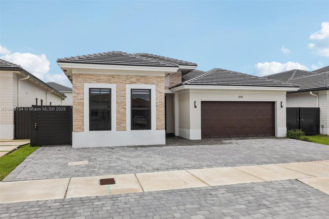 14430 SW 18th St, Miami, Floryda 33175, USA