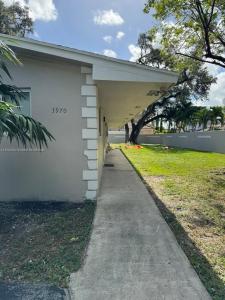 3970 SW 58th St 2, Dania Beach, Florida 33312, USA