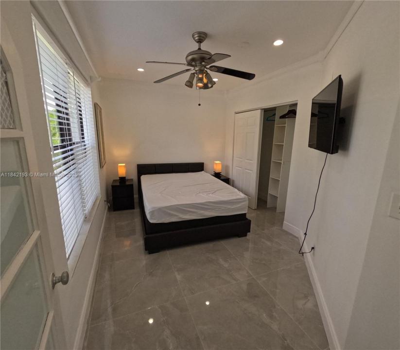 2518 Monroe St 1-2, Hollywood, Flórida 33020, Estados Unidos