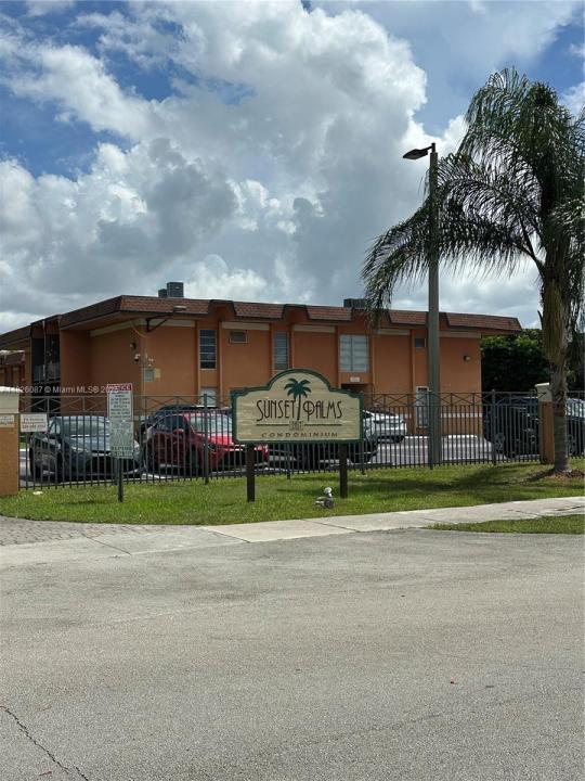 9487 SW 76th St M8, Miami, 佛羅里達州 33173, 美國