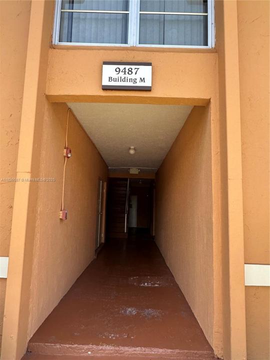 9487 SW 76th St M8, Miami, 佛羅里達州 33173, 美國