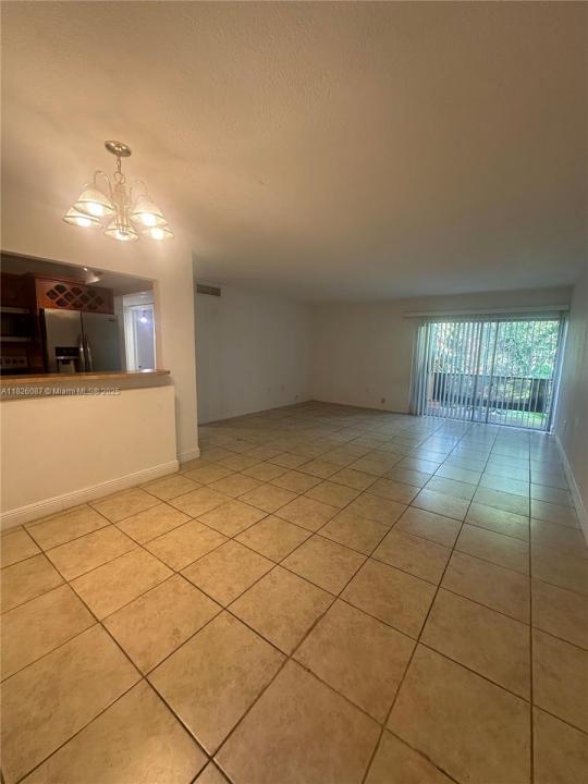 9487 SW 76th St M8, Miami, 佛羅里達州 33173, 美國