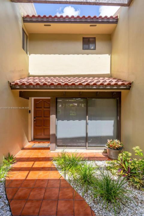 9931 Costa Del Sol Blvd F-107, Doral, Florida 33178, Estados Unidos