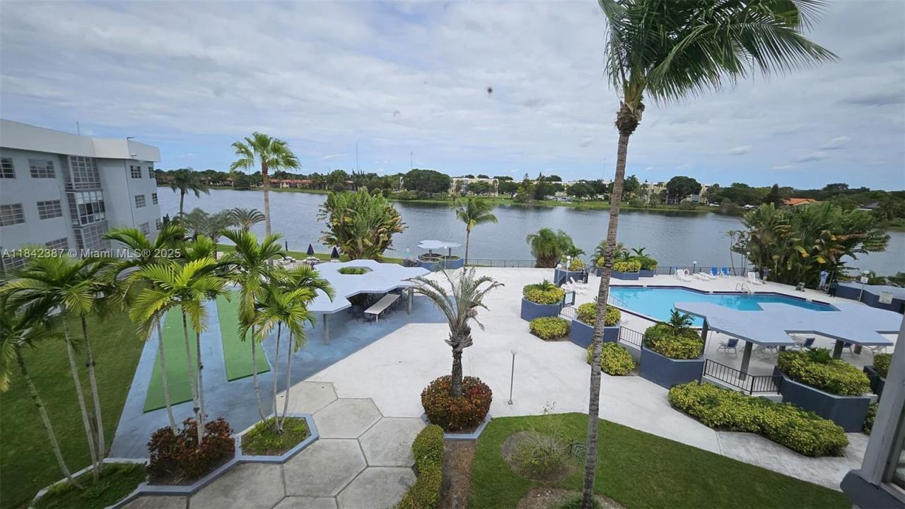 877 NE 195th St 417, Miami, Florida 33179