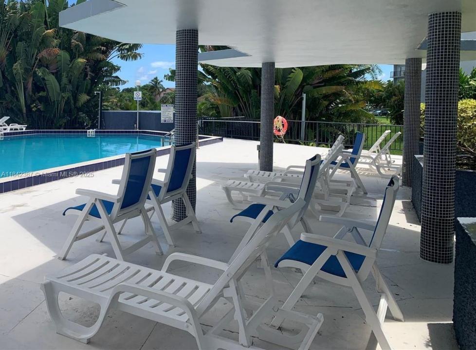 877 NE 195th St 417, Miami, Florida 33179