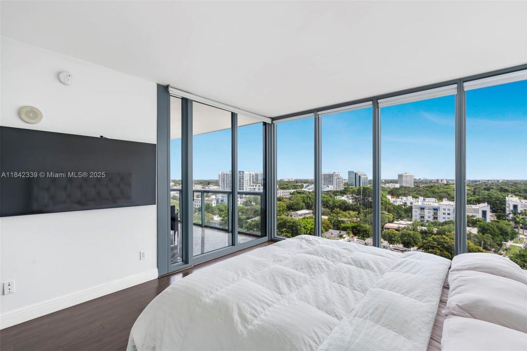 601 NE 36th St 1103, Miami, Florida 33137