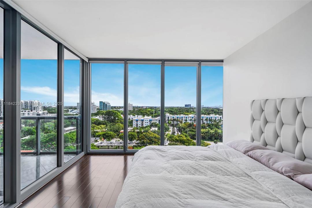 601 NE 36th St 1103, Miami, Florida 33137