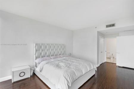 601 NE 36th St 1103, Miami, Florida 33137, USA