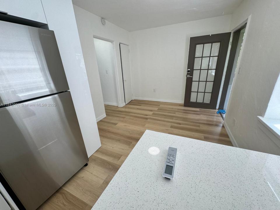 833 W 39th St 4, Miami Beach, Florida 33140