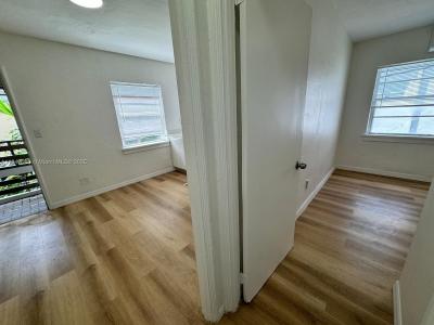 833 W 39th St 4, Miami Beach, Florida 33140, USA