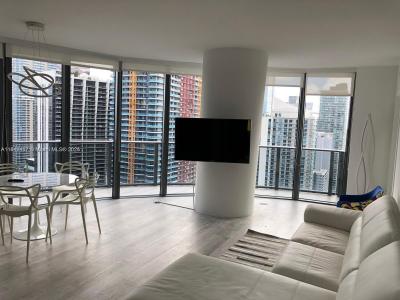 55 SW 9th St 4003, Miami, Florida 33130, USA