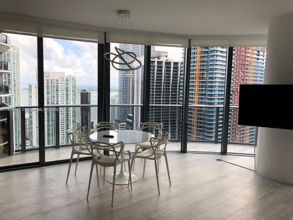 55 SW 9th St 4003, Miami, Florida 33130