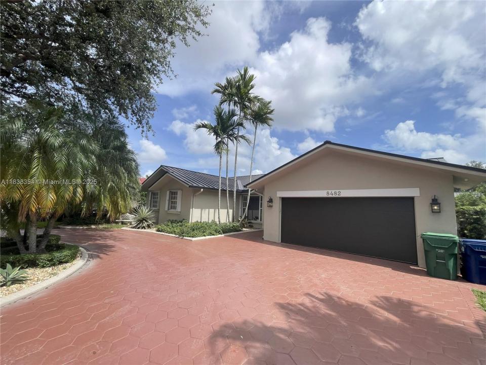 8482 NW 166th Ter, Miami Lakes, Florida 33016
