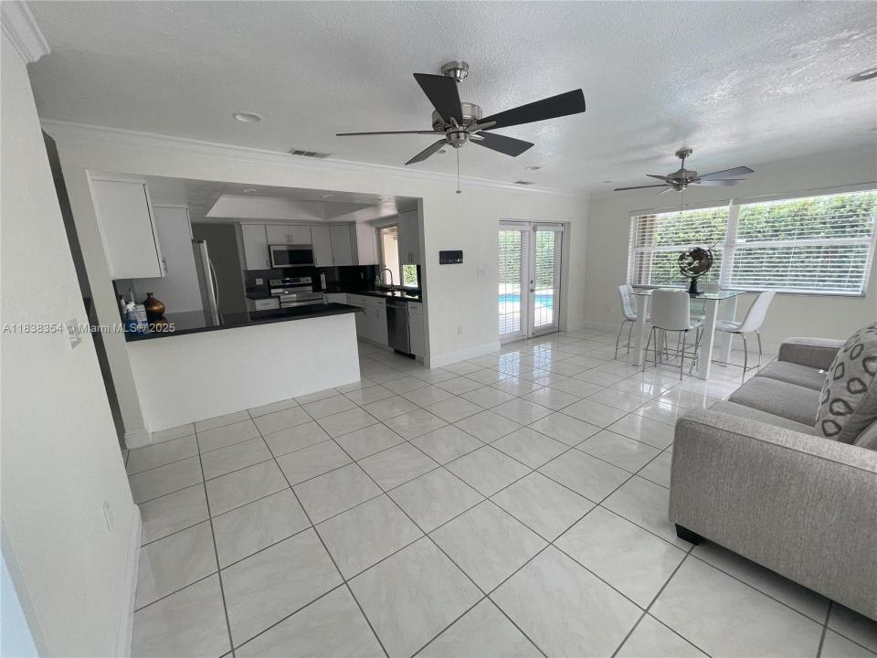 8482 NW 166th Ter, Miami Lakes, Florida 33016