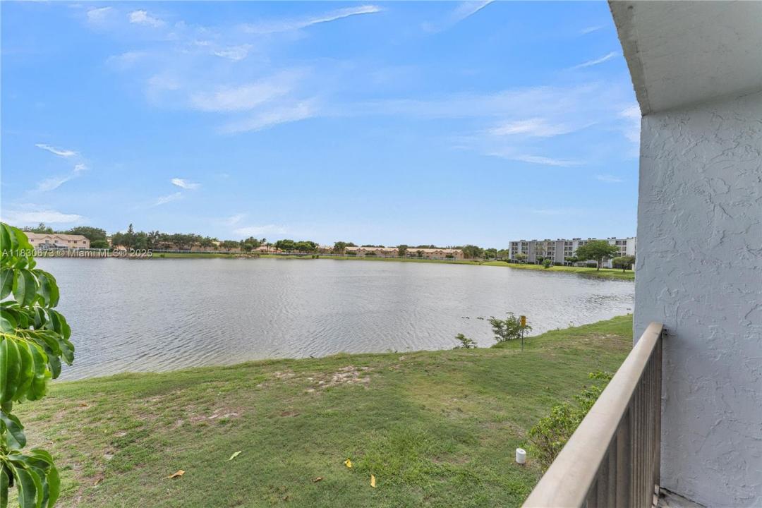 8560 N Sherman Cir 208, Miramar, Florida 33025, HOA KỲ